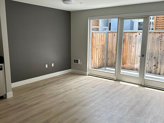 4th image of 7 Vandewater St Unit 203