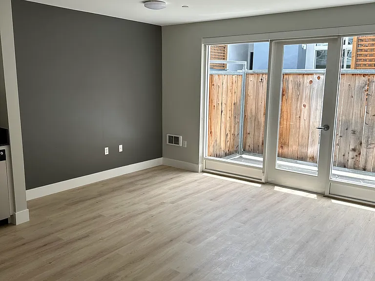 7 Vandewater St #203 — Photo 4