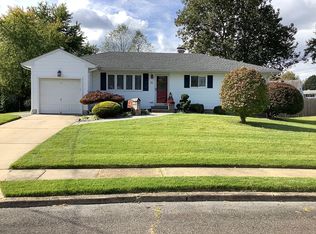 32 Exmoor Ln, Hamilton, NJ 08690