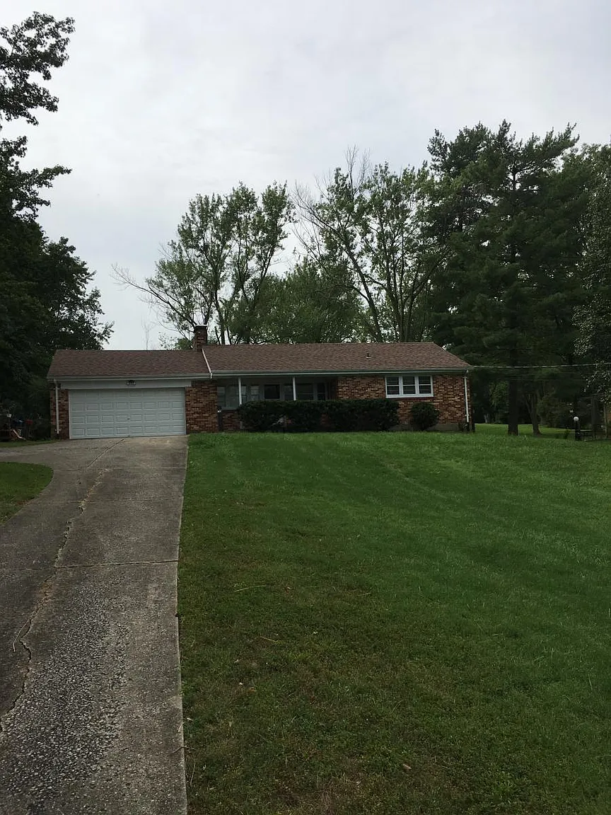 1040 Lemar Dr photo 1