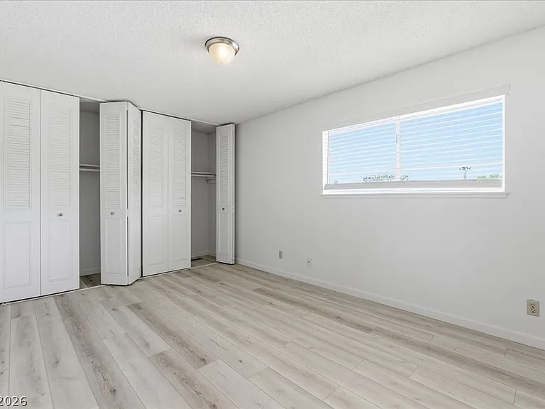 210 Greenbriar Townhouse Way — Photo 9