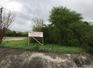 841 W Chavaneaux Rd, San Antonio, TX 78221