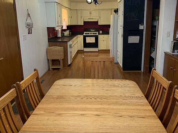 Dining room —> kitchen