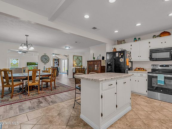 4th image of 748 Thornton Dr