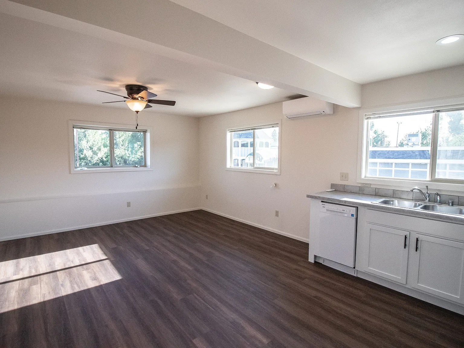 1 bed, 1.0 bath, 570 sqft, $1,400 — Photo 2