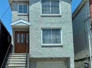 422A Warren St #1F, Harrison, NJ 07029