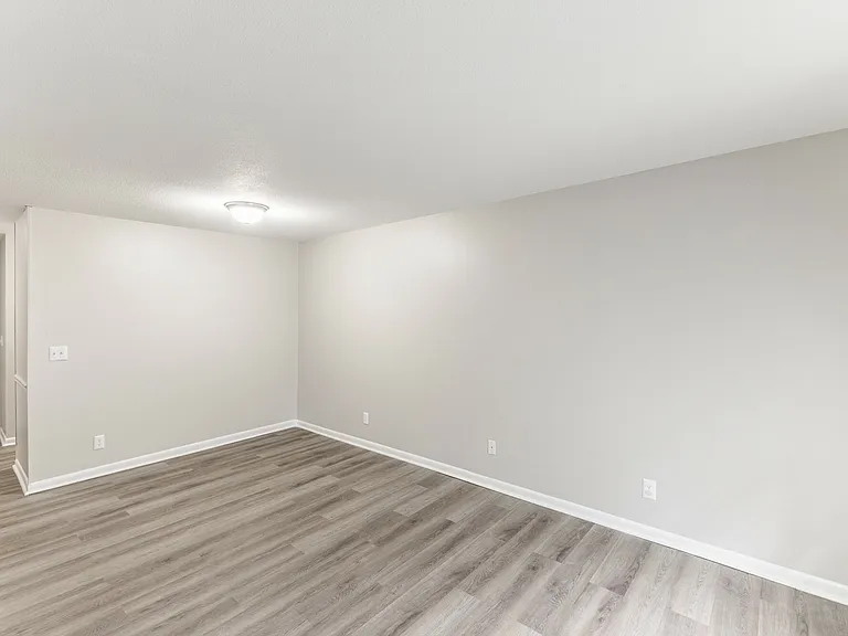 Sandlin Villas Apartments — Photo 9