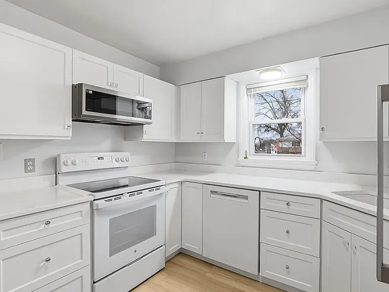 513 Lombard St — Photo 1