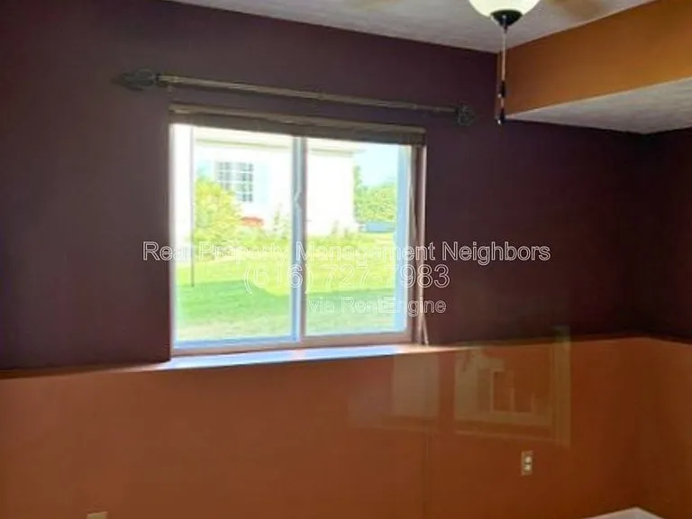 1636 Northbend Dr NE — Photo 37
