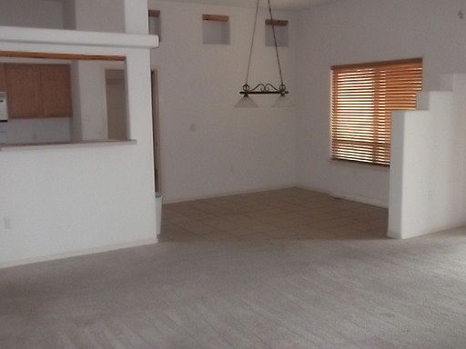 4th image of 670 Sherri Ct