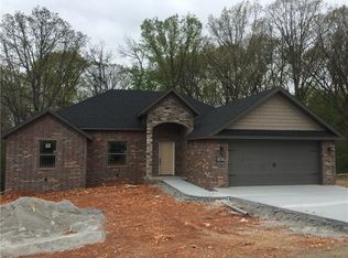 8 Charing Ln, Bella Vista, AR 72714