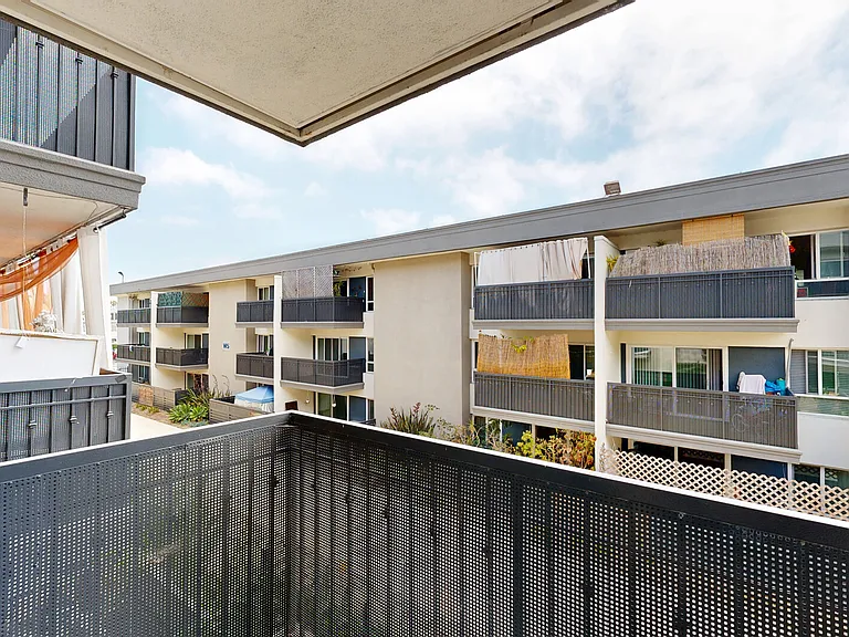 Eight 80 Newport Beach — Photo 130