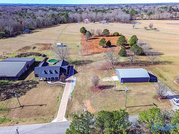 4th image of 12 Blackwood Dr