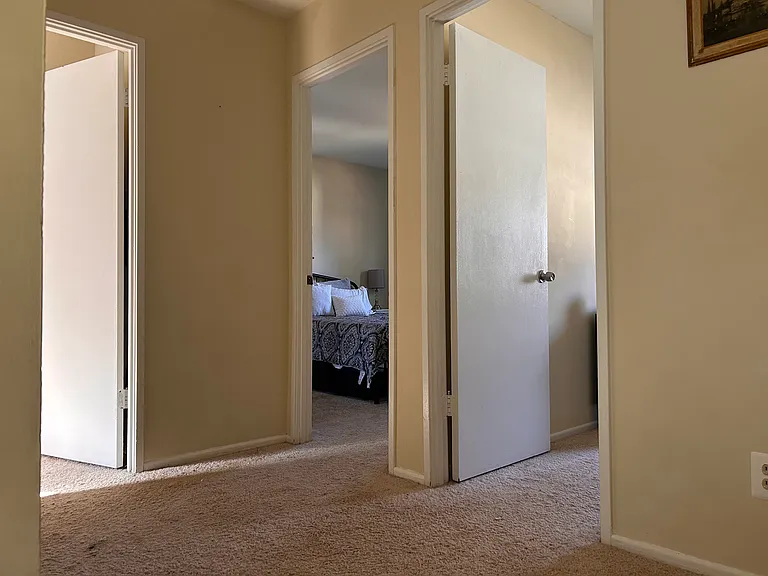 Spacious hallway upstairs