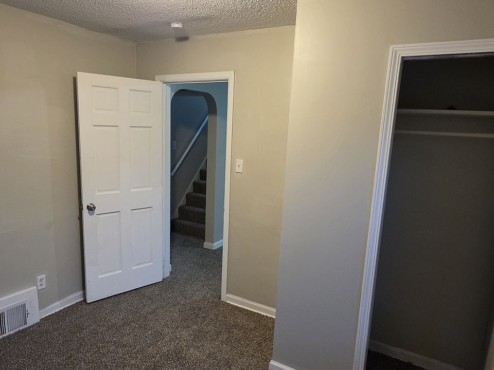 8252 Grandville Ave, photo 8