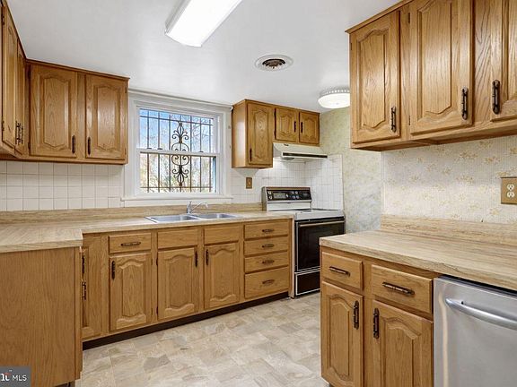 2nd image of 8010 Allentown Rd