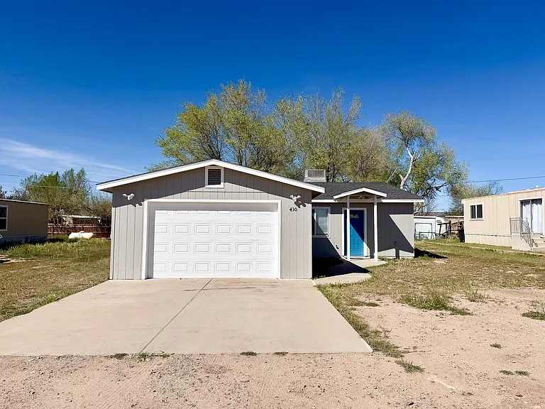 430 W Lake Louise Rd — Photo 1