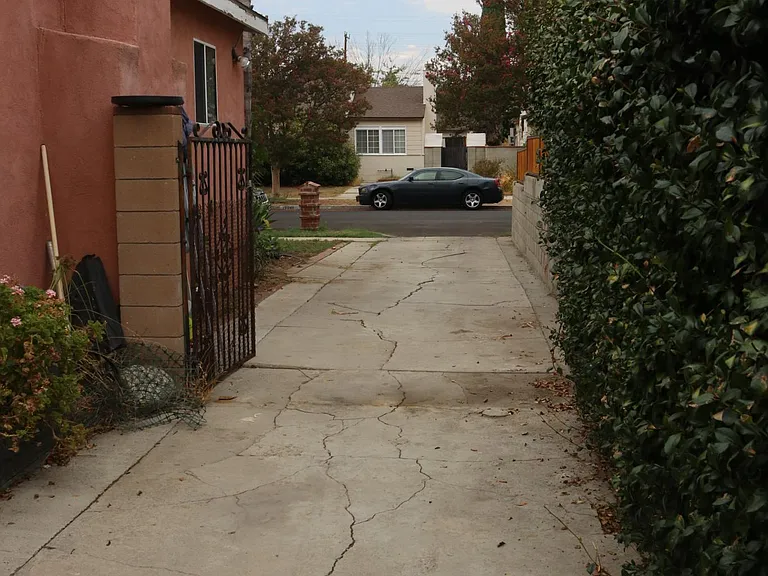 19940 Welby Way — Photo 17