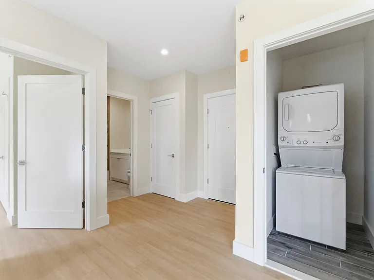 850 Broad Ave #C — Photo 16