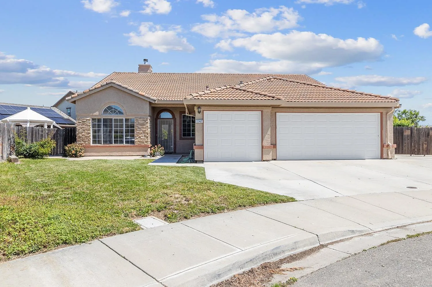 1147 Sprig Ct photo 1