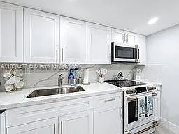 350 Grapetree Dr #405 — Photo 12