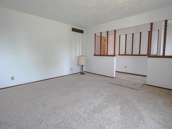 3rd image of 6083 Brimfield Ln