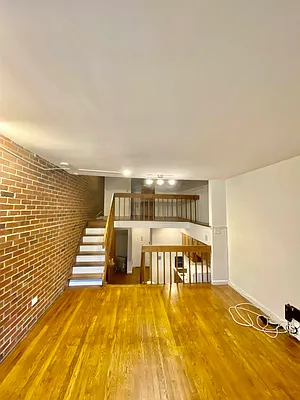 Rented by Avenues Real Estate | media 9