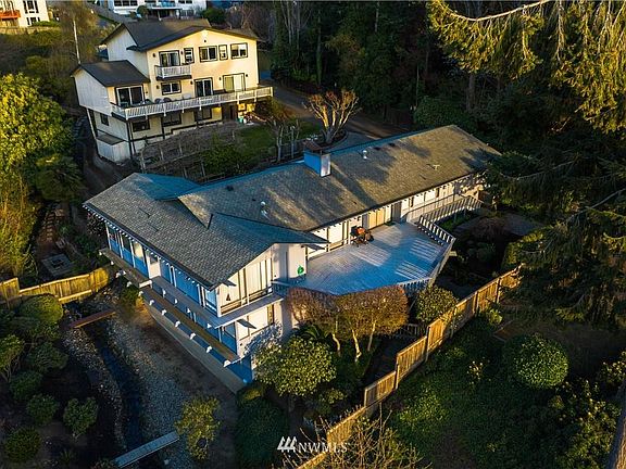 3rd image of 2512 NW 202nd St