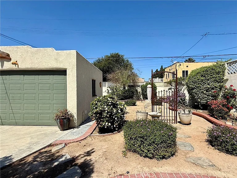 1117 Bennett Ave — Photo 31