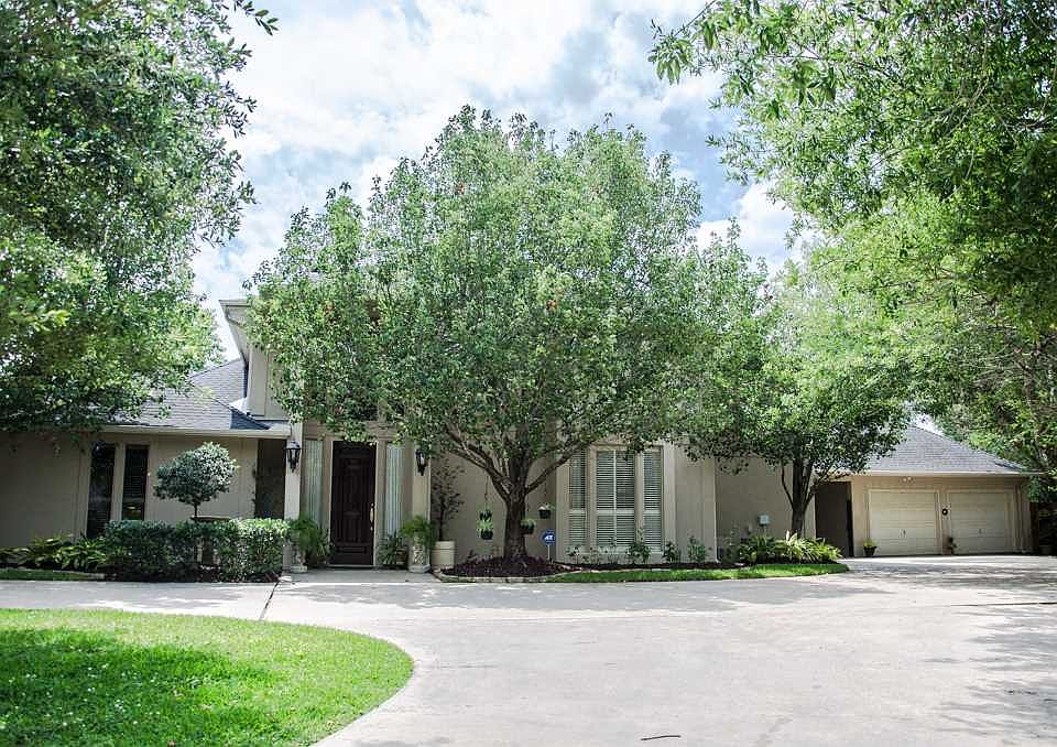 1st image of 3395 Shady Hollow Ln