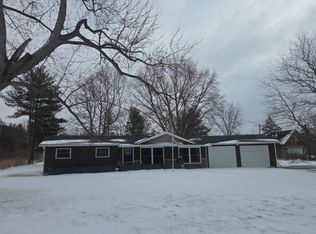 8138 Rose Rd, Plymouth, IN 46563