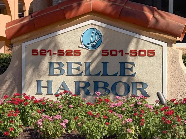 521 Mandalay Ave APT 701, Clearwater, FL 33767