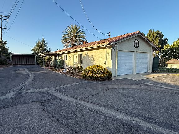 4th image of 654 McGavran Dr