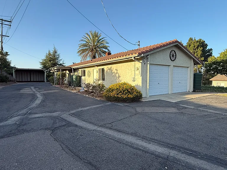 654 McGavran Dr — Photo 4