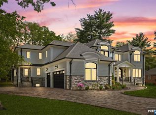 504 Kendrick St, Paramus, NJ 07652