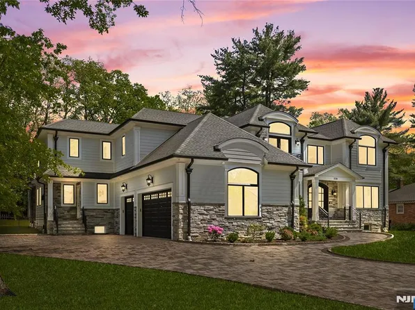 504 Kendrick St, Paramus, NJ 07652