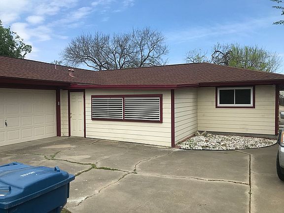 3rd image of 214 Driftwood Dr