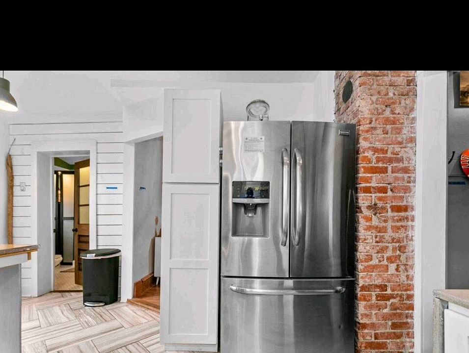 1st image of 3009 Charlotte St