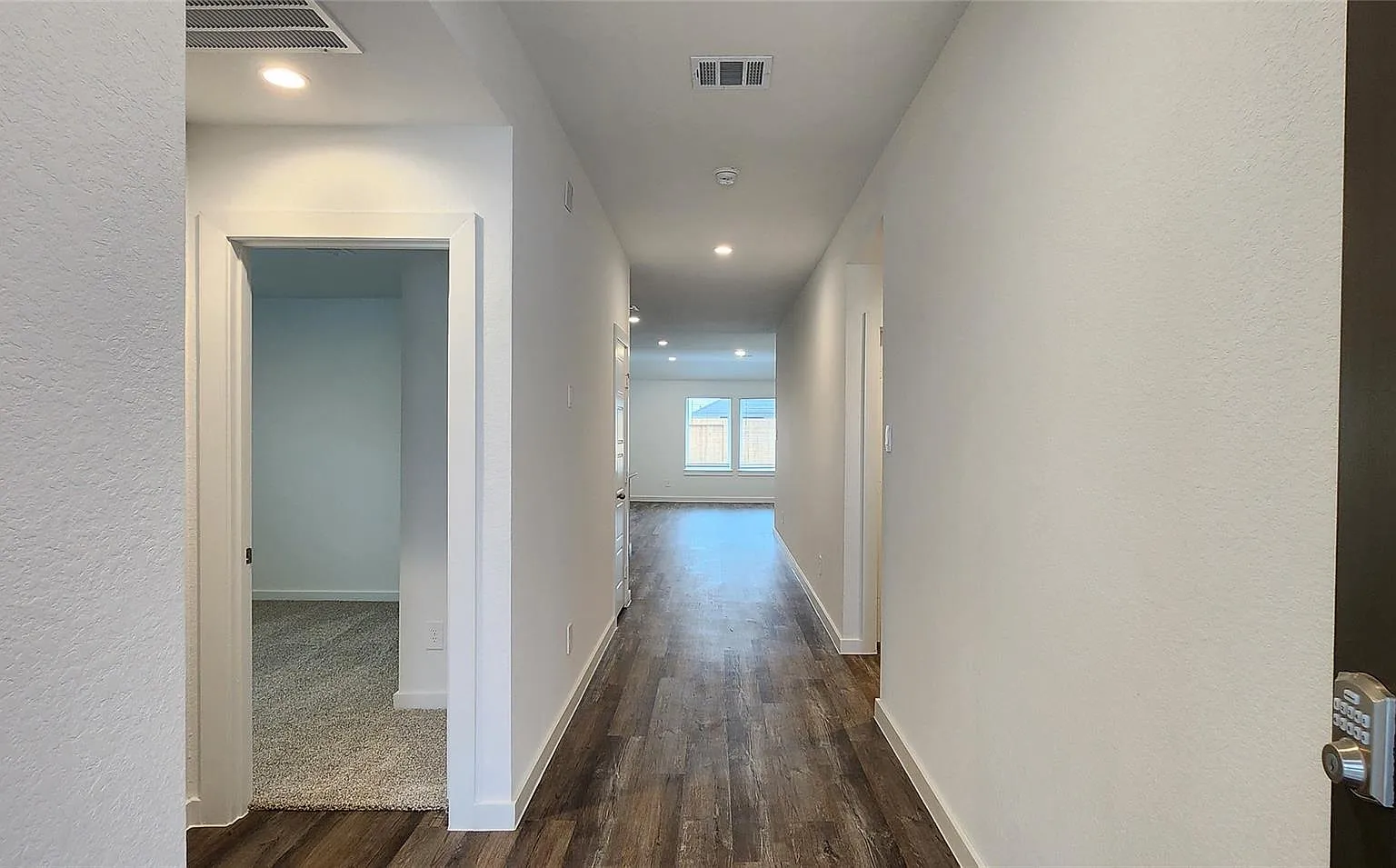4 bed, 1812 sqft, $2,250 — Photo 2