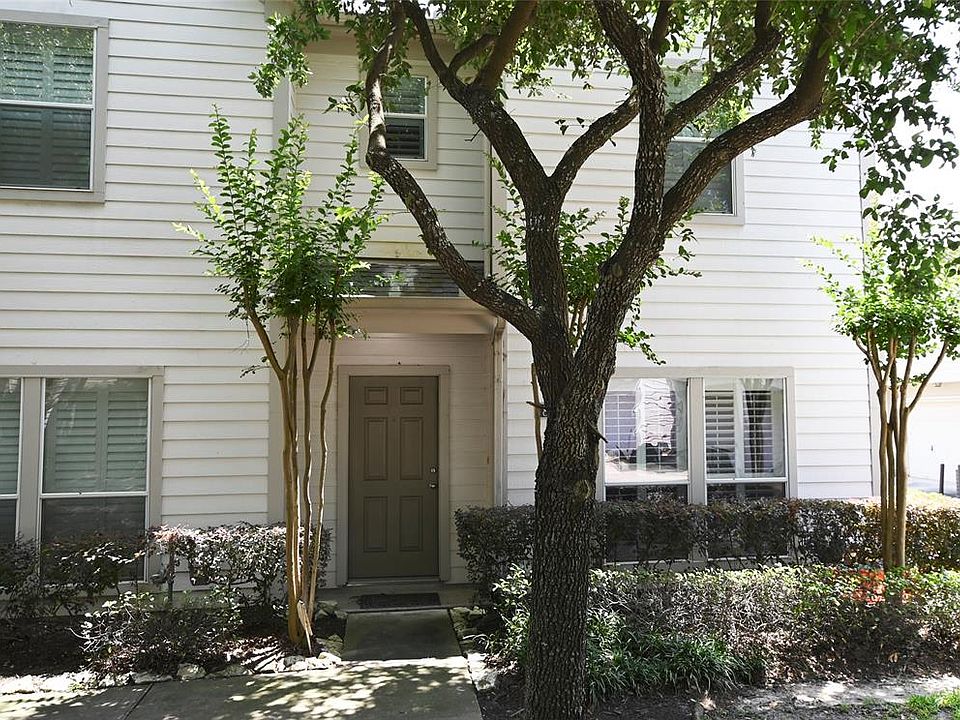 1st image of 810 W Heights Hollow Ln