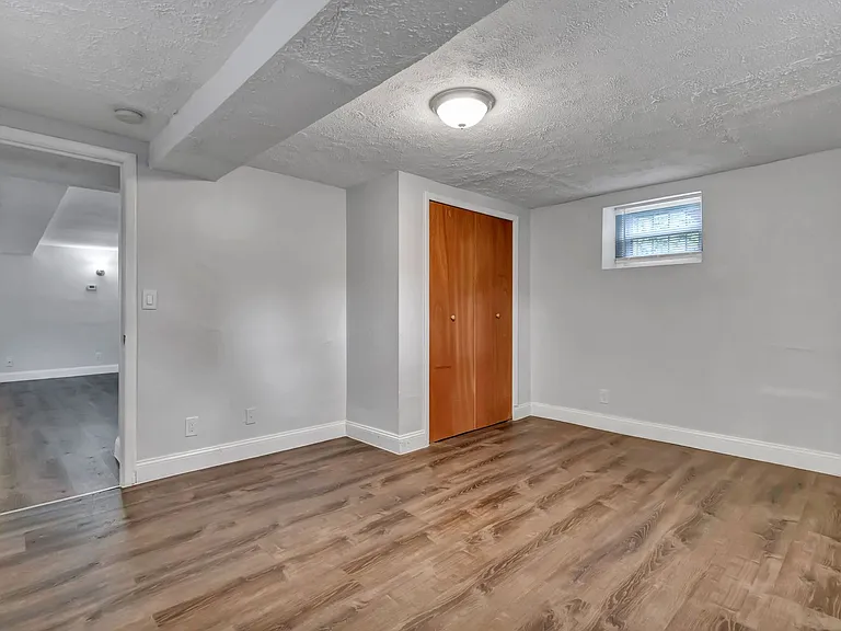 109 Dwight St — Photo 8