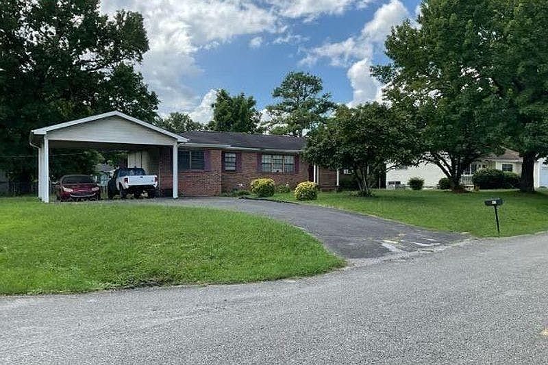1st image of 902 Altamaha St