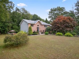 212 Nooseneck Hill Rd, Exeter, RI 02822