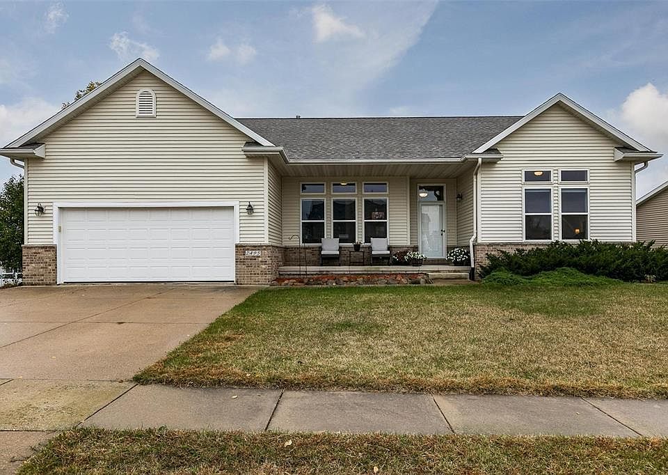 1st image of 2495 Robert Dr