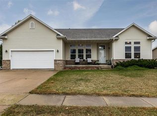 2495 Robert Dr, Marion, IA 52302
