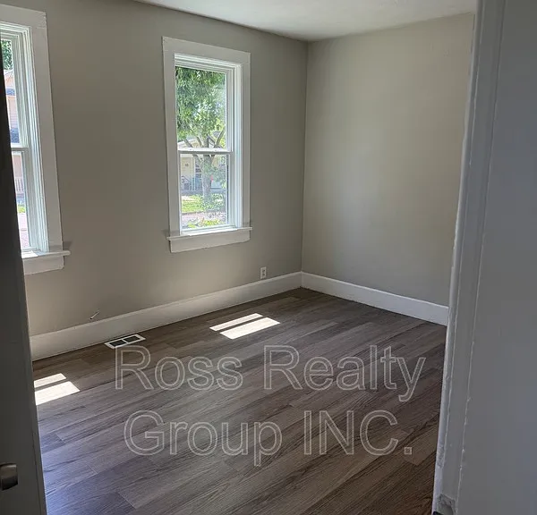 1418 Colburn St — Photo 6