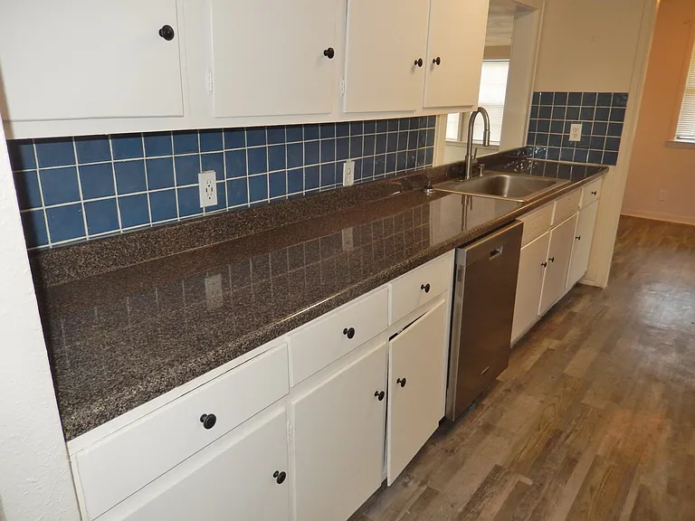 2710 Mount View Dr — Photo 5