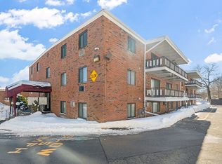 Bradford Arms Condominum, Woburn, MA 01801
