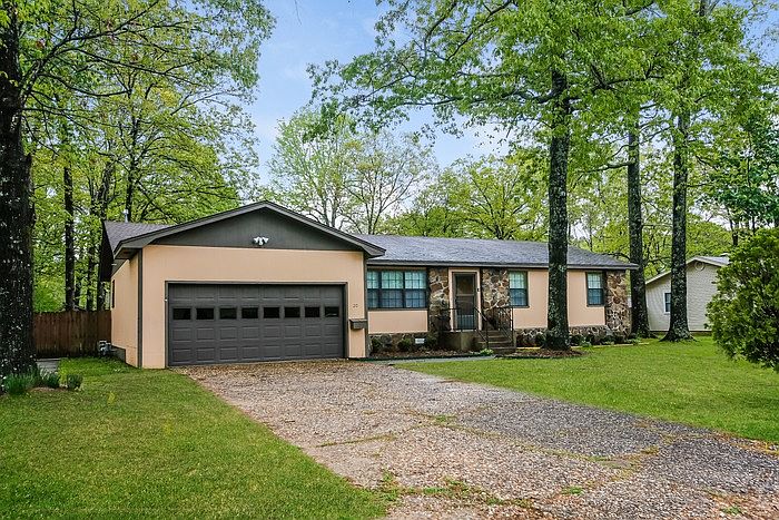 1st image of 20 Single Oaks Dr