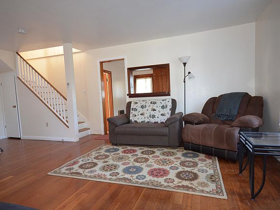 2nd image of 713 Lincoln St